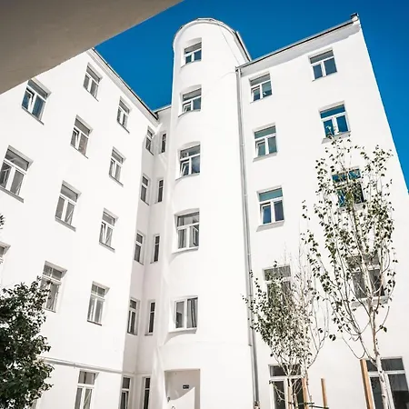 Cozy, Quiet Chevalier Apartment, Center Of Riga ריגה