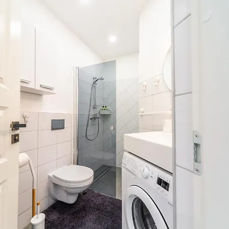 Cozy, Quiet Chevalier Apartment, Center Of Riga Appartement